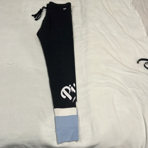 Victoria secret leggings - Picture 5 of 7